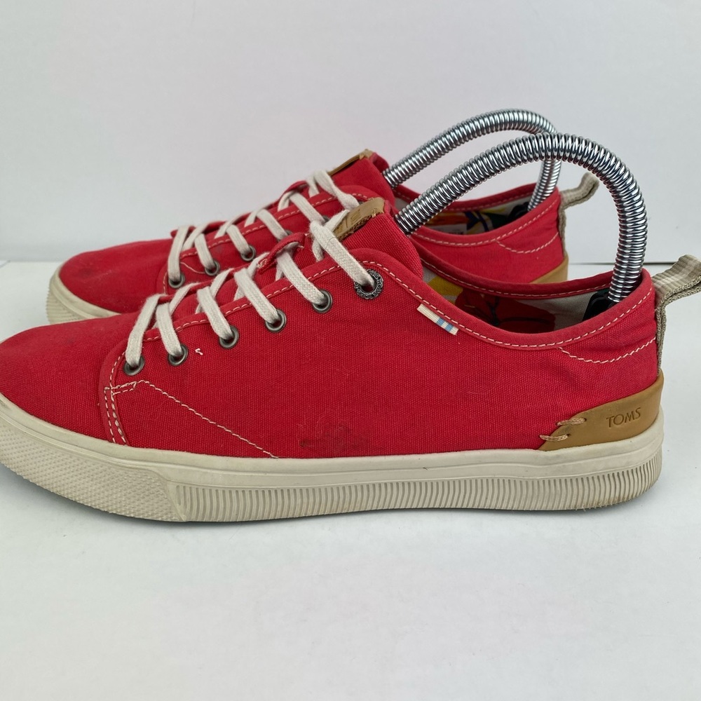 Toms Trvl lite shoes.